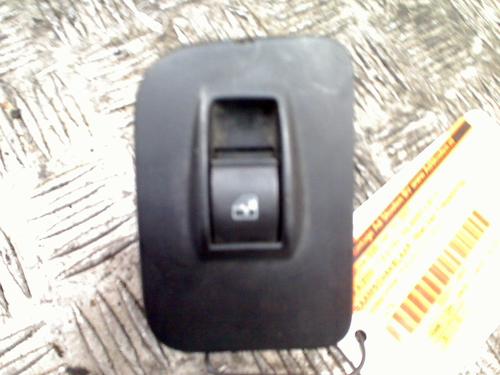 Used Switch FIAT FIORINO Box Body/MPV (225_) 1.3 D Multijet (225BXD1A, 225BXB1A, 225BXB11) (75 hp) 11310836