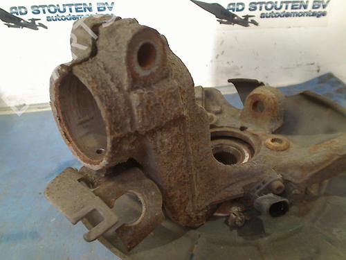 Left front steering knuckle SKODA OCTAVIA II Combi (1Z5) 1.2 TSI | BP15516808M25 