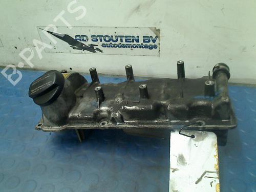 Used Valve cover Valve cover 13126899 13126899