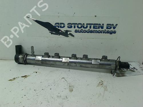 Used Injection rail Injection rail 11302436 11302436