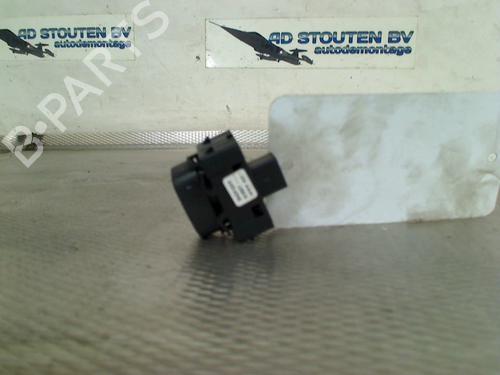 Used Left front window switch RENAULT CLIO IV Grandtour (KH_) 0.9 TCe 90 (90 hp) 30095782