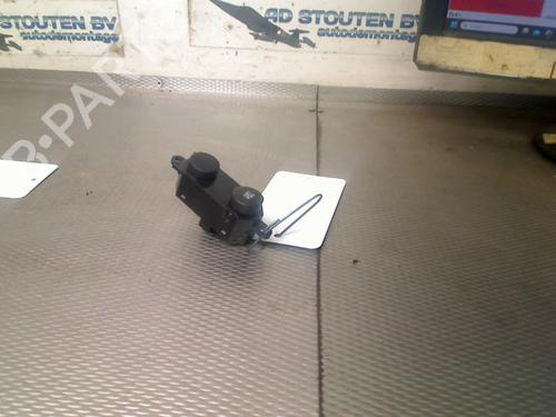 Used Switch HONDA CIVIC VIII Hatchback (FN, FK) 1.8 (FN1, FK2) (140 hp) 28382558