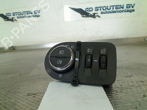 Used Headlight switch OPEL CROSSLAND X / CROSSLAND (P17, P2QO) 1.2 (75) (110 hp) 28450054