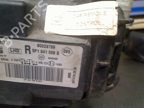 Right headlight SEAT LEON ST (5F8) 1.4 TSI | BP32228864C29 