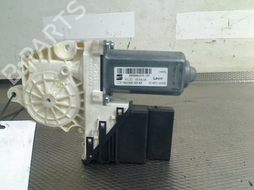 Used Left rear window motor Left rear window motor SEAT LEON (1P1) 2.0 TFSI (240 hp) 36558653 36558653