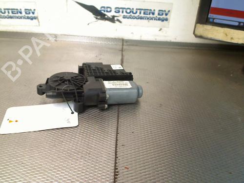Used Right front window motor Right front window motor SKODA FABIA I Combi (6Y5) 1.4 16V (100 hp) 33840090 33840090