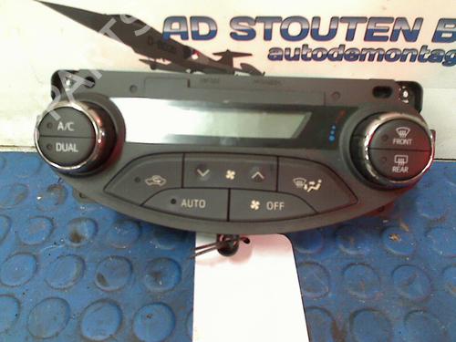 Used Climate control TOYOTA YARIS (_P13_) 1.5 Hybrid (NHP130_, NHP130) (101 hp) 11262562