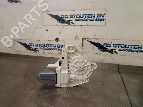 Vindusheismotor høyre bak AUDI Q5 (8RB) 2.0 TFSI quattro (211 hp) 30480338