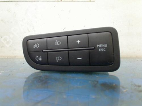 Used Headlight switch FIAT GRANDE PUNTO (199_) 1.4 (199AXB11, 199AXB1A, 199BXB1A, 199AXL1A) (77 hp) 11327382