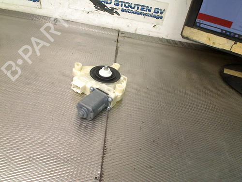 Used Right front window motor Right front window motor MERCEDES-BENZ C-CLASS T-Model (S205) C 250 BlueTEC / d (205.208) (204 hp) 33319372 33319372