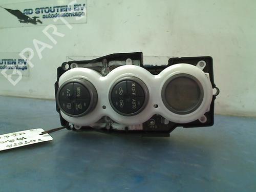 Commande Chauffage TOYOTA YARIS (_P9_) 1.3 VVT-i (SCP90_, SCP90R) (87 hp) 11306693