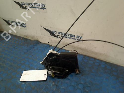 Used Front left lock TOYOTA YARIS (_P13_) 1.3 (NSP130_, NSP130) (99 hp) 11324557