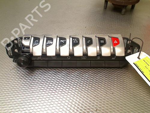 Used Switch Switch PEUGEOT 3008 II SUV (MC_, MR_, MJ_, M4_) Hybrid (224 hp) 33710386 33710386