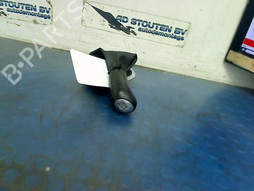 Used Shift knob RENAULT CLIO III Grandtour (KR0/1_) 1.2 16V (KR02, KR0J) (75 hp) 31039906