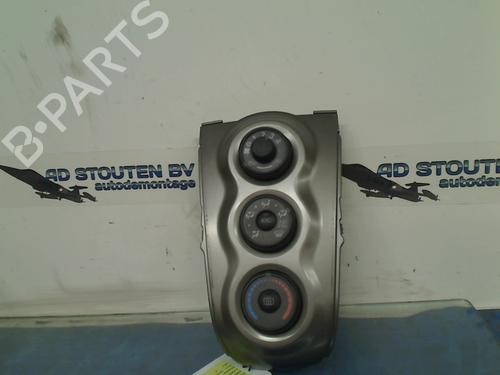 Used Climate control TOYOTA YARIS (_P9_) 1.33 VVT-i (NSP90_, NSP90R) (100 hp) 13299092