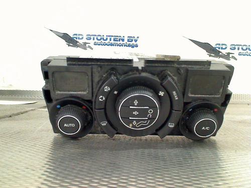 AC-Styringsenhed/Manøvreenhed PEUGEOT 5008 (0U_, 0E_) 1.6 16V (120 hp) 30439476