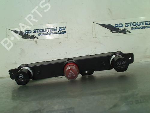 Advarselsbryter Advarselsbryter FIAT 500 (312_) 1.2 (312AXA1A) (69 hp) 33907372 33907372