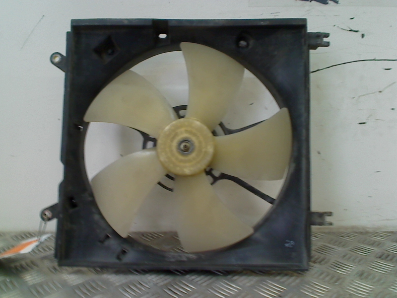 Radiator fan TOYOTA RAV 4 II (_A2_) 2.0 4WD (ACA21, ACA20) 11308168 | B ...