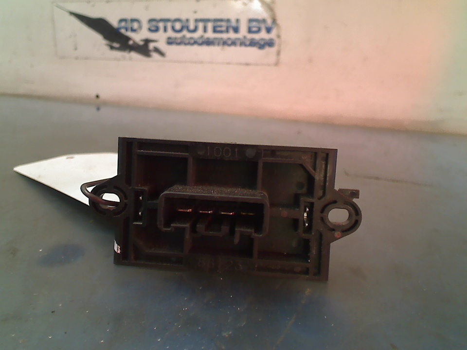 Heater resistor NISSAN NOTE (E11, NE11) 1.6 12596132 | B-Parts