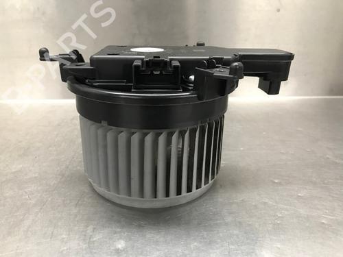 Varmeblæser TOYOTA YARIS (_P21_, _PA1_, _PH1_) 1.5 Hybrid (MXPH10, MXPH11) (116 hp) 33181420