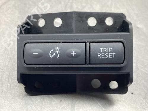 Used Switch NISSAN QASHQAI II SUV (J11, J11_) 1.2 DIG-T (115 hp) 10857321