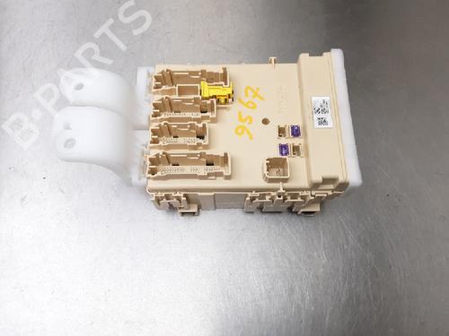 Used Fuse box TOYOTA AURIS (_E18_) 1.8 Hybrid (ZWE186_, ZWE186R) (136 hp) 10848136