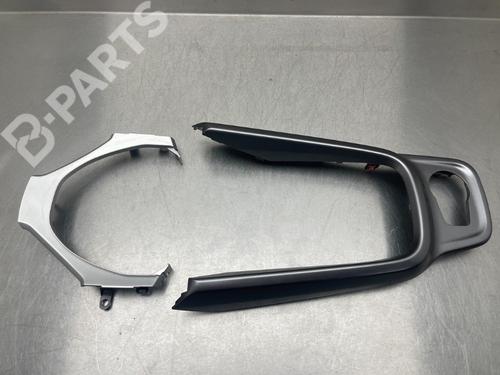 Used Armrest / Center console Armrest / Center console SUZUKI VITARA (LY) 1.4 Hybrid (Mild Hybrid) AllGrip (APK414) (129 hp) 10924461 10924461