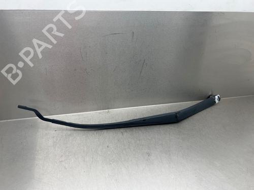 Used Front windshield wiper arm HYUNDAI i30 (GD) 1.6 CRDi (128 hp) 16725118