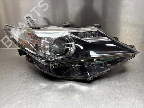 Used Right headlight TOYOTA AURIS Estate (_E18_) 1.8 Hybrid (ZWE186_, ZWE186R, ZWE186H) (136 hp) 28032115