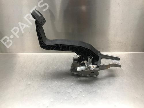 Used Clutch pedal SUZUKI SX4 S-Cross (JY) 1.6 (AKK 416) (120 hp) 30085699