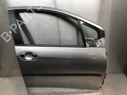 Used Right front door TOYOTA YARIS (_P13_) 1.3 (NSP130_, NSP130) (99 hp) 29595668