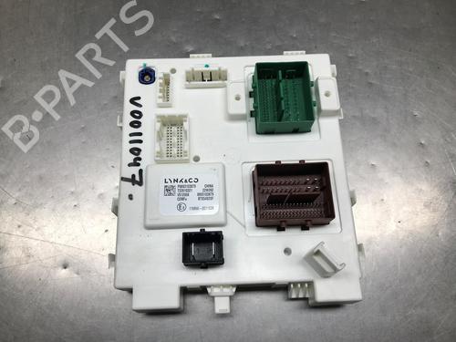 Used Fuse box LYNK & CO 01 PHEV (261 hp) 30499084