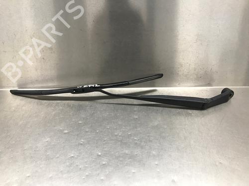 Used Front windshield wiper arm SUZUKI SWIFT V (AZ) 1.2 SHVS (A2L412) (90 hp) 31280821