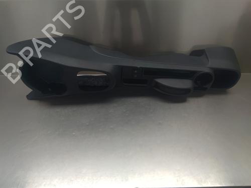 Console centrale TOYOTA YARIS (_P13_) 1.5 Hybrid (NHP130_, NHP130) (101 hp) 30137548