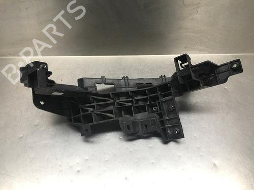 Left headlight support HYUNDAI i30 (GD) 1.6 GDI | BP31812877C157