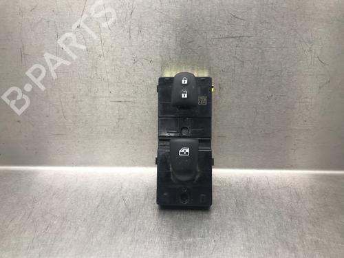 Used Switch NISSAN QASHQAI II (J11, J11_) 1.3 DIG-T (140 hp) 32429793