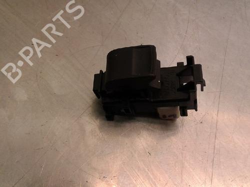Used Switch TOYOTA YARIS (_P13_) 1.5 Hybrid (NHP130_, NHP130) (101 hp) 10825862