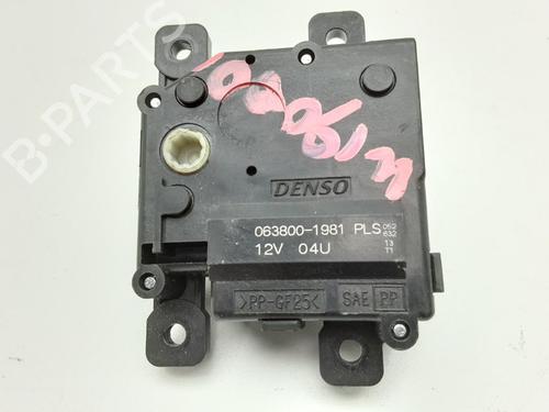 Used Electronic module TOYOTA YARIS (_P13_) 1.5 Hybrid (NHP130_, NHP130) (101 hp) 13172136
