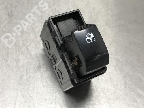 switch-ssangyong-rexton-rexton-ii-gab_-27-xdi-96190777-2002-10855474 main image