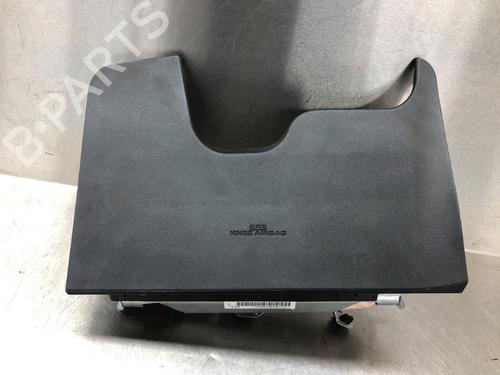 Used Knee airbag TOYOTA YARIS (_P9_) 1.3 VVT-i (SCP90_, SCP90R) (87 hp) 13667265