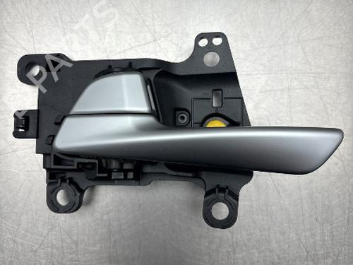Venstre foran utvendig håndtak HYUNDAI TUCSON (TL, TLE) 1.7 CRDi (116 hp) 17032419