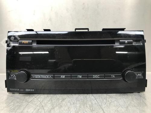 Used Radio TOYOTA PRIUS Liftback (_W2_) 1.5 Hybrid (NHW20_, NHW20R) (112 hp) 12135174