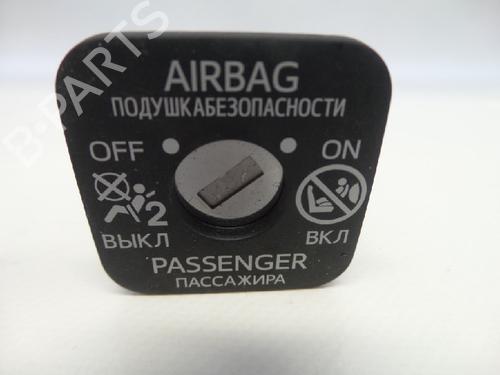 Used Switch TOYOTA AURIS Estate (_E18_) 1.8 Hybrid (ZWE186_, ZWE186R, ZWE186H) (136 hp) 10823742