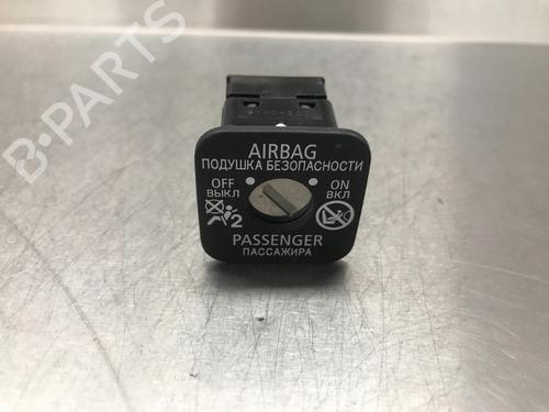 Used Switch MITSUBISHI MIRAGE / SPACE STAR VI Hatchback (A0_A) 1.0 (A05A) (71 hp) 13375286