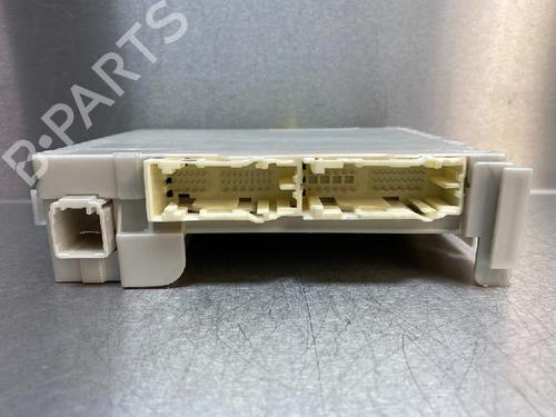 Used Fuse box Fuse box 10849431 10849431