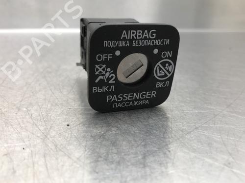 Schalter für TOYOTA AURIS Estate (_E18_) 1.2 (NRE185_, NRE185R, NRE185H) (116 hp) 15294254