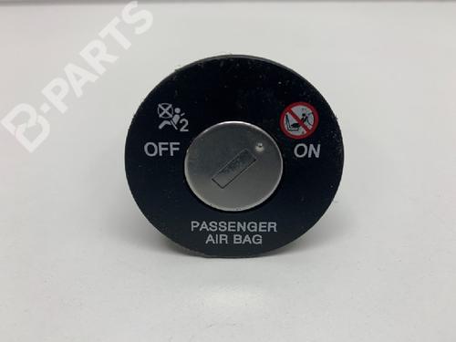 Used Switch Switch KIA VENGA (YN) 1.4 CVVT (90 hp) 10841570 10841570