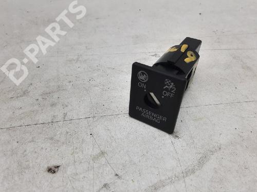 switch-mazda-cx-3-dk-20-skyactiv-g-dk5w-dk6w-da6a666h0-2015-10836857 main image
