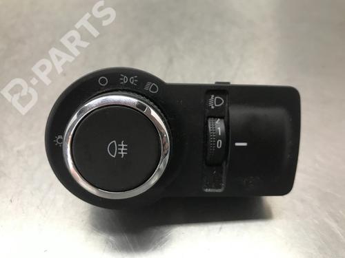 switch-chevrolet-aveo-hatchback-t300-13-d-96892015-2011-10859244 main image