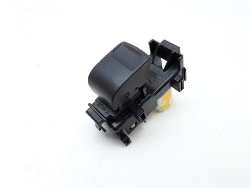 Used Switch TOYOTA YARIS (_P13_) 1.3 (NSP130_, NSP130) (99 hp) 10839479